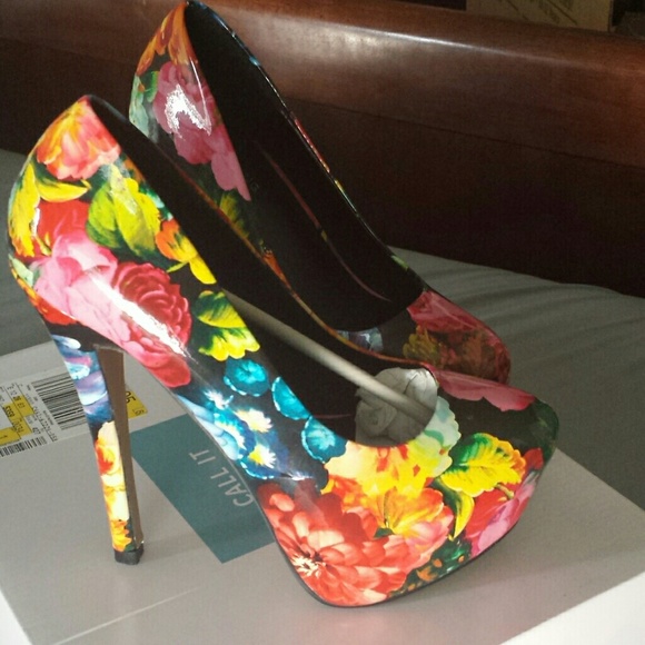 High heel shoe - Picture 2 of 3