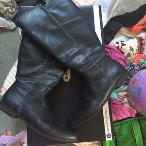 Black Mid Calf Boots!
