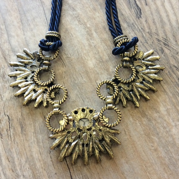 β οΈ FLASHSALE π Statement Necklace - Picture 2 of 3