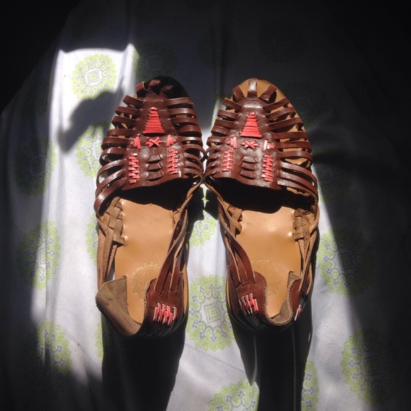Ecoté sandals
