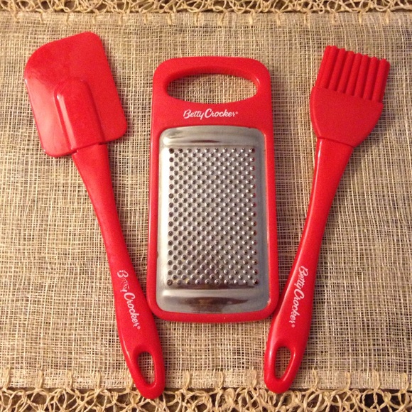 Betty Crocker Set Kitchen Items
