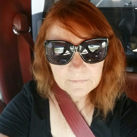 Meet your Posher, Lynn - Picture 1 of 1