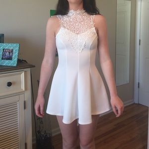 Lace white flows dress