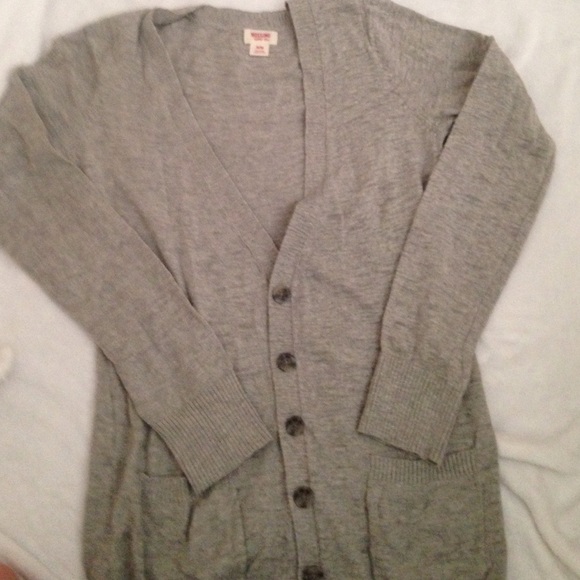 EUC grey boyfriend cardigan size small