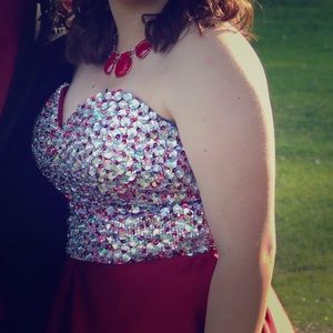 Beautiful red prom dress!