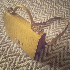 Super cute KATE SPADE embossed handbag