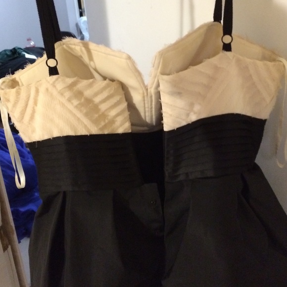 BCBG DRESS - Picture 3 of 3