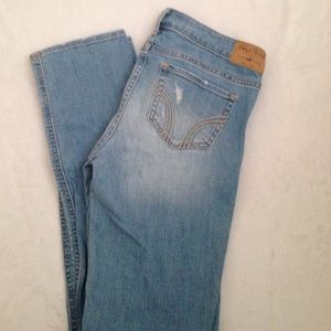 EUC Hollister distressed skinny jean size 5