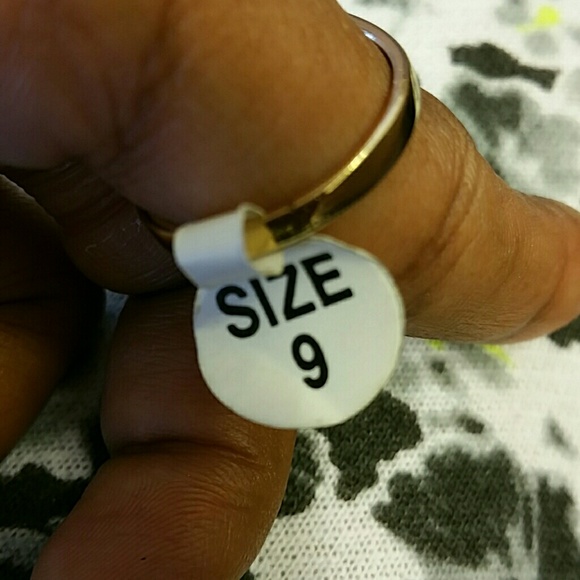 Ring - Picture 3 of 3