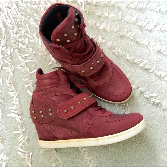 👣 Modern Vice Studded Wedge Sneaker 🌹