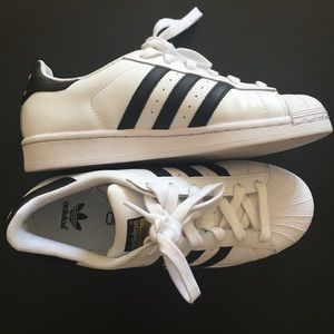 Adidas Superstar size Women's 5.5