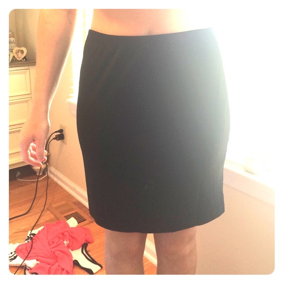 Black knee skirt