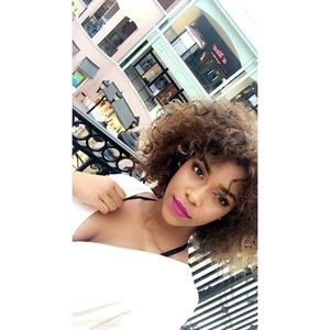 Meet your Posher, Jauhara