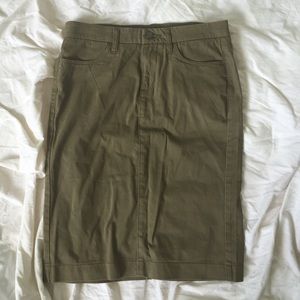 Uniqlo NWOT Casual Army Green Pencil Skirt