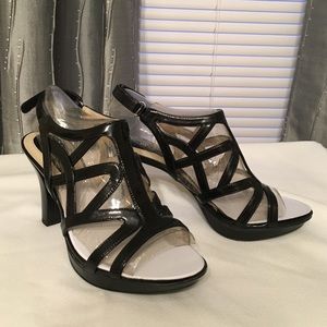 Naturalizer Black Strappy Sandals