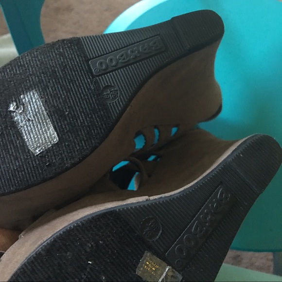 Bamboo Sandals - Picture 2 of 3