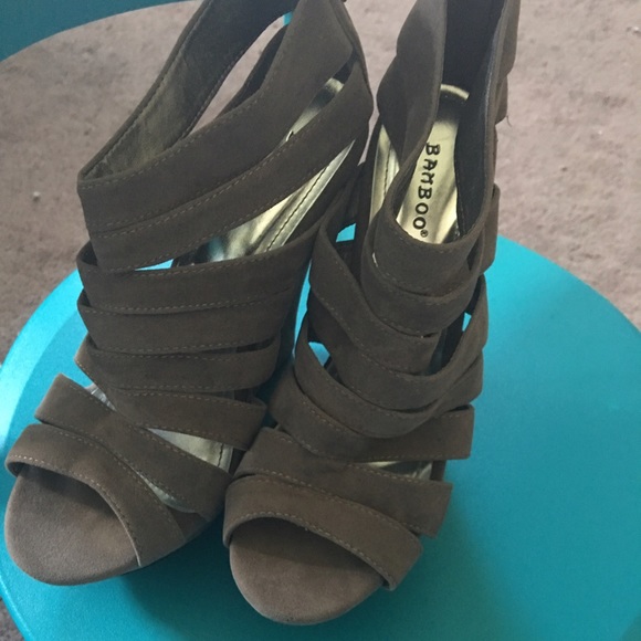 Bamboo Sandals - Picture 3 of 3