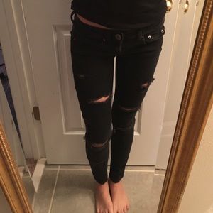 black ripped jeans! ⚔✨🤘🏼