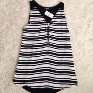🎀 Express Striped Tank!