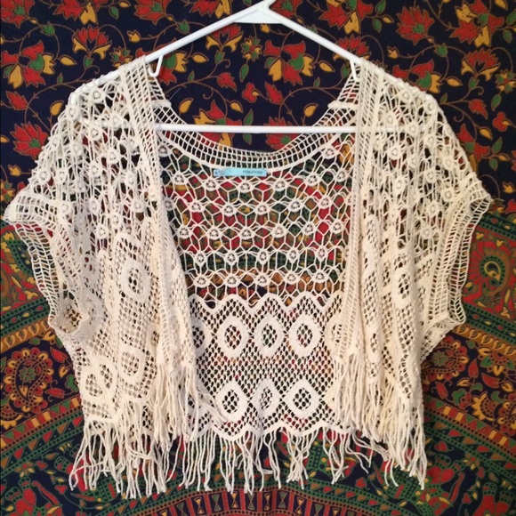 Lace Fringe Shrug ✨