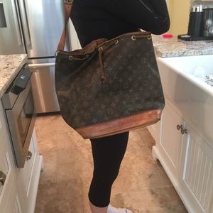 Louis Vuitton VINTAGE NOE Monogrammed Bucket Bag