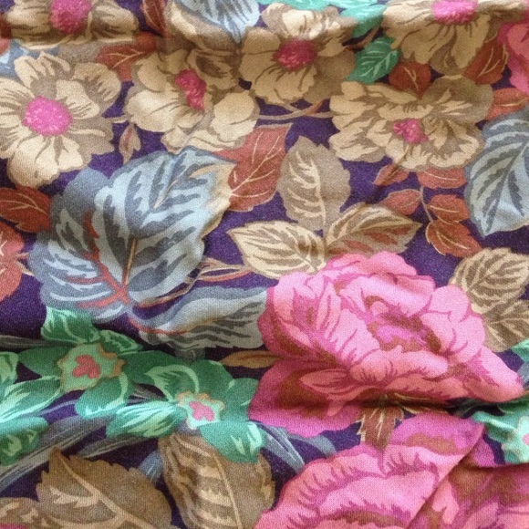 Floral tank - Picture 2 of 2