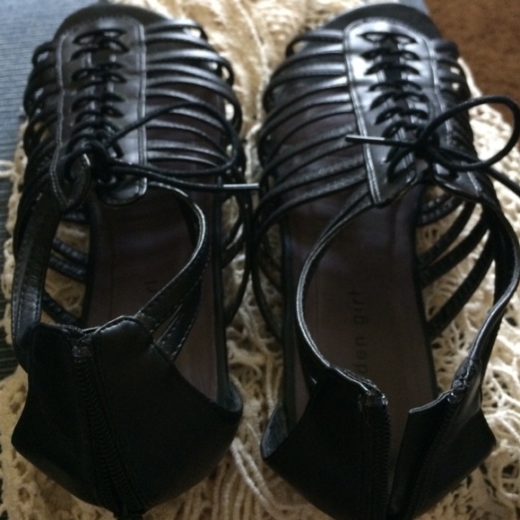 ❌SOLD❌ GLADIATOR SANDALS - Picture 3 of 3