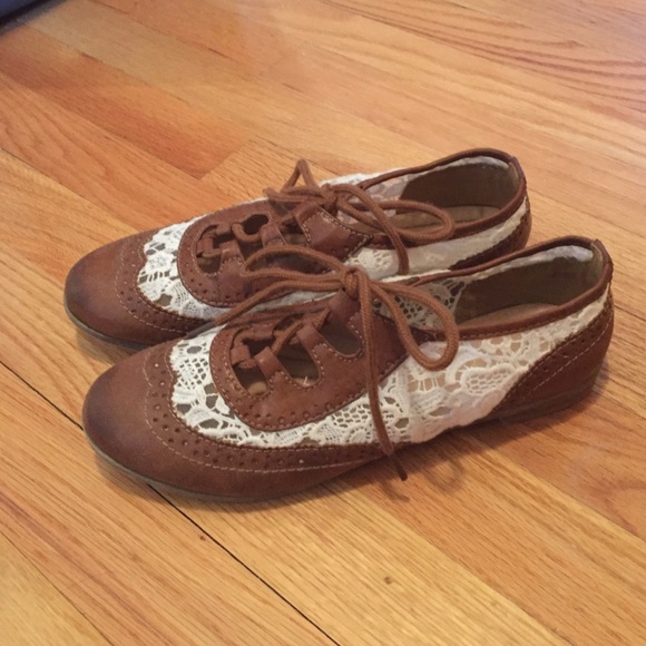 Leather and lace oxfords