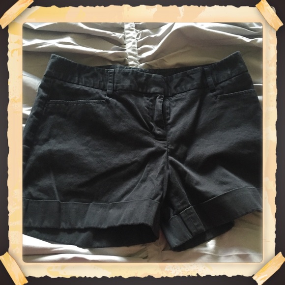 Express Pants - Black cuffed shorts
