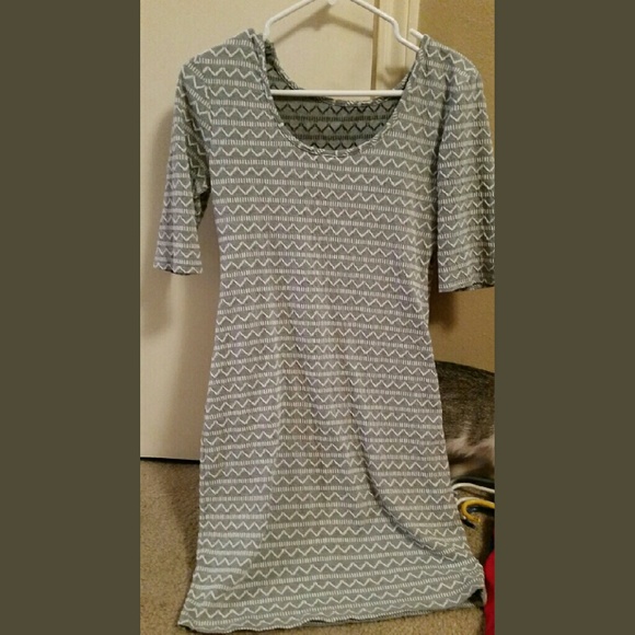 Mid sleeve dress