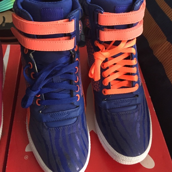 Pumas,Barely Worn I have both strings