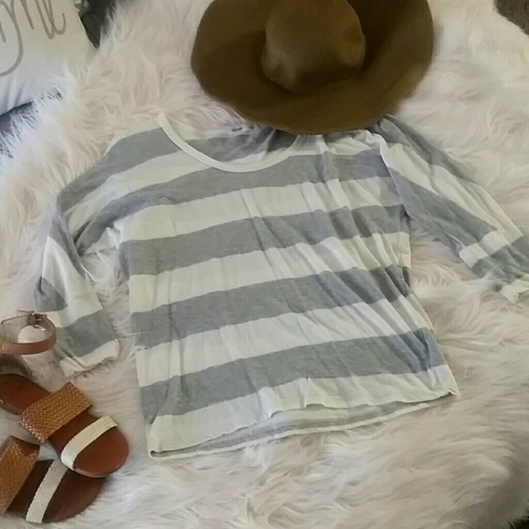 Grey and off white top