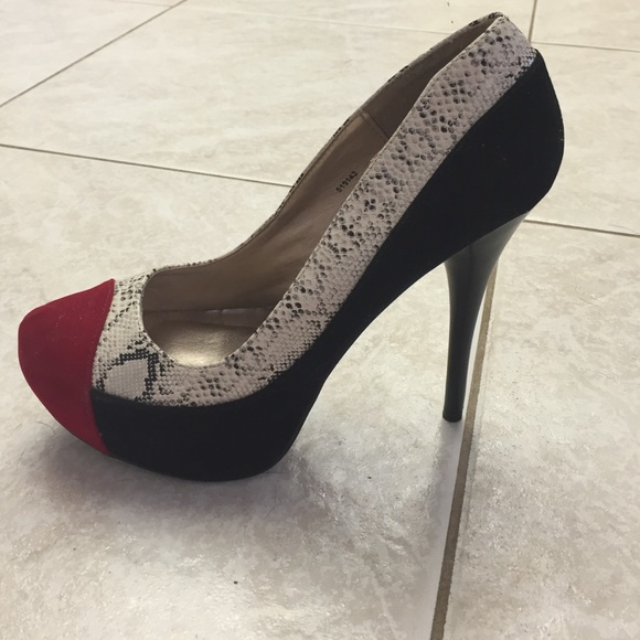 Pumps - Picture 2 of 3