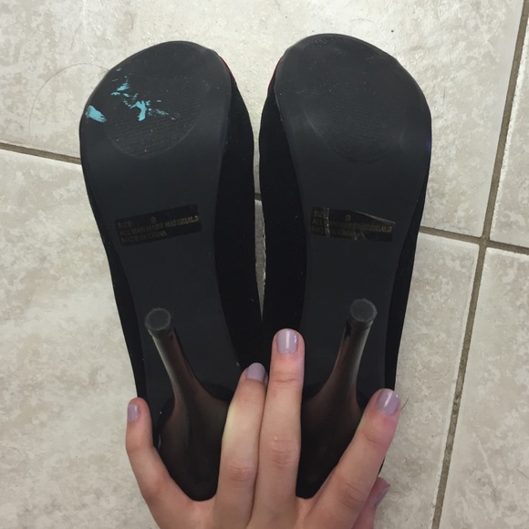 Pumps - Picture 3 of 3