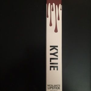 Kylie Jenner matte metal liquid lipstick "reign"
