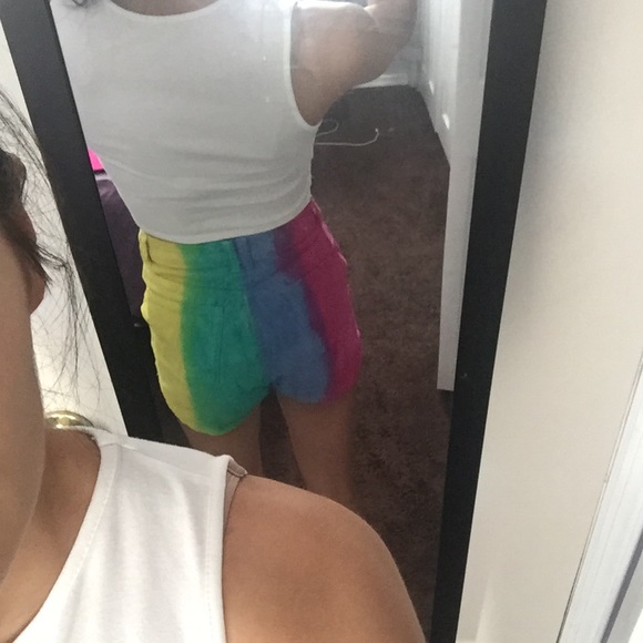 Tie Dye High-Waisted Shorts - Picture 3 of 4