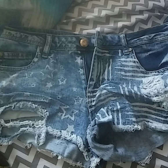 Cute shorts worn 1 time - Picture 1 of 1