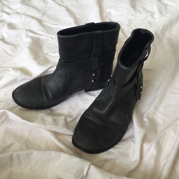 Ecote Flat Worn Leather Booties
