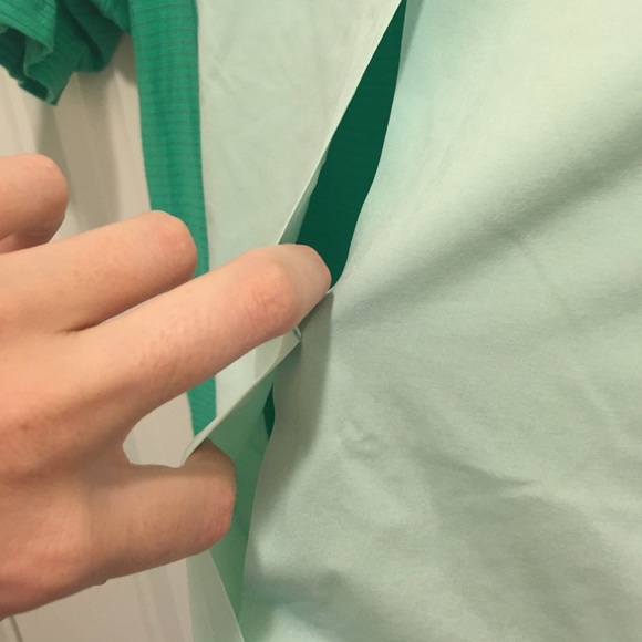 Green lululemon running shirt size 8 - Picture 4 of 4