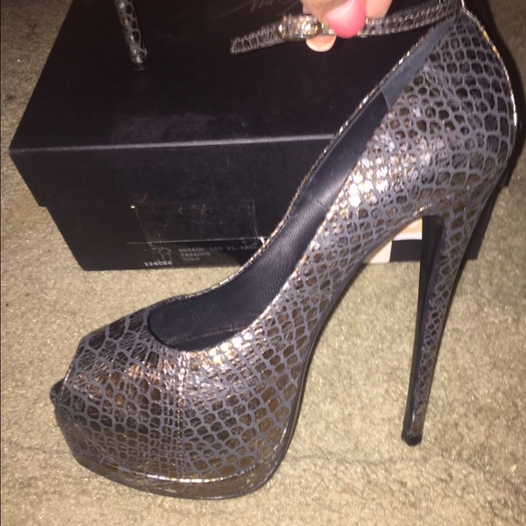 🔴SOLD🔴Beautiful Giuseppe Zanotti - Picture 4 of 4