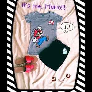 SUPER MARIO V-NECK GIRLS TEE ..JR'sMED. NWOT✔️