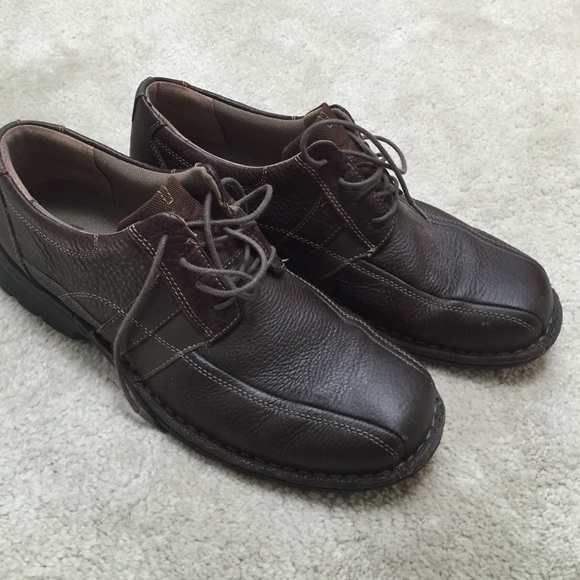 MEN's Brown Clarks Shoes
