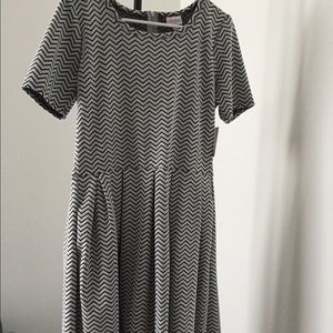 XL Lularoe Amelia chevron print dress