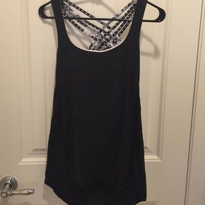 Black lululemon tank with attached bra size 8