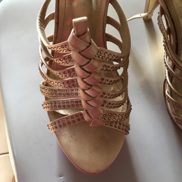 Fancy high heels - Picture 2 of 3