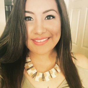 Meet your Posher, Dennise