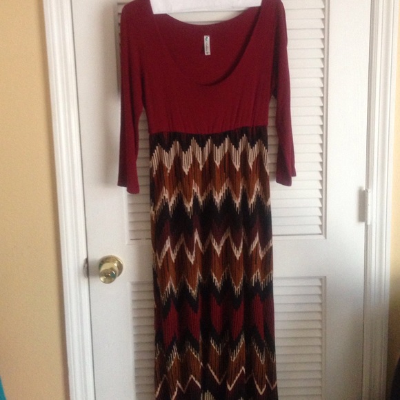 Patterned Burgundy Maxi Dress - Picture 1 of 2