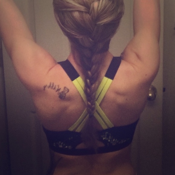 Victoria's Secret Incredible front close sport bra
