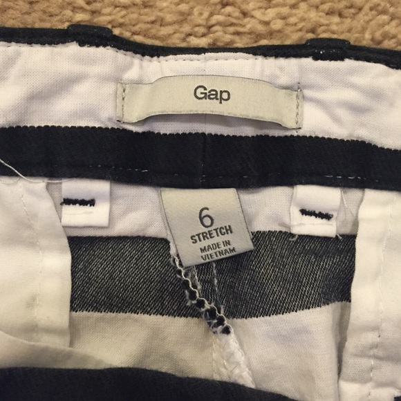 Bundle! 2x shorts. 1x Gap & 1x American Eagle - Picture 2 of 4