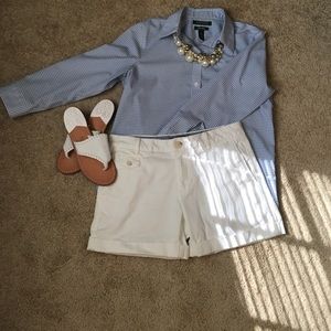 Banana Republic cuffed shorts in white. Size 2.